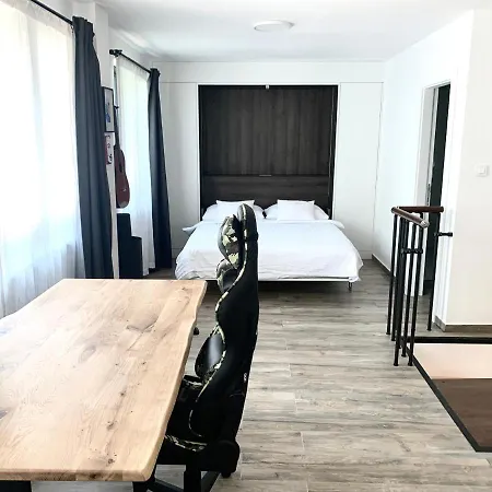 Garden Oasis By The Artspace