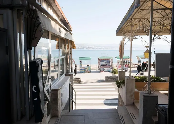 Garden Oasis By The Artspace