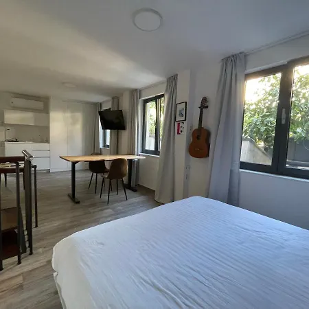 Garden Oasis By The Artspace Appartement